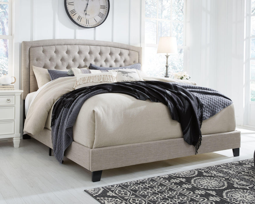 Jerary - Upholstered Bed