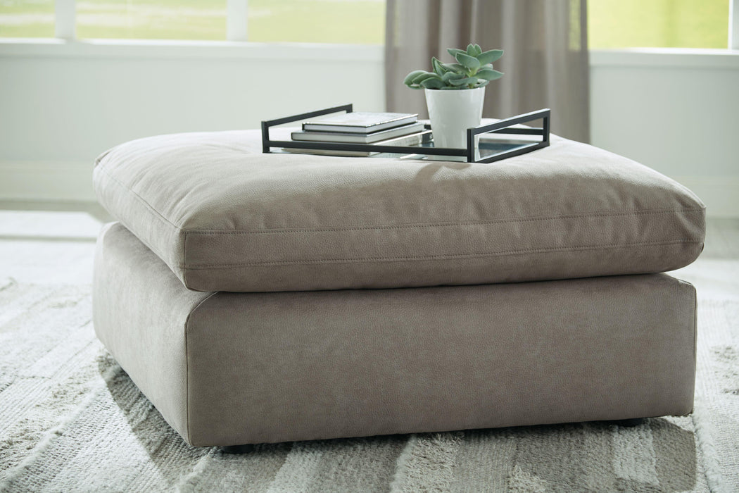 Next-gen - Oversized Accent Ottoman