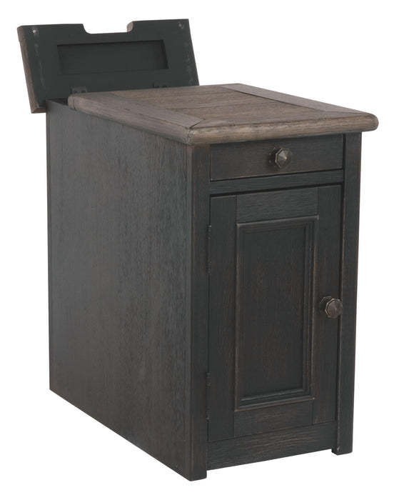 Tyler Creek - Chair Side End Table