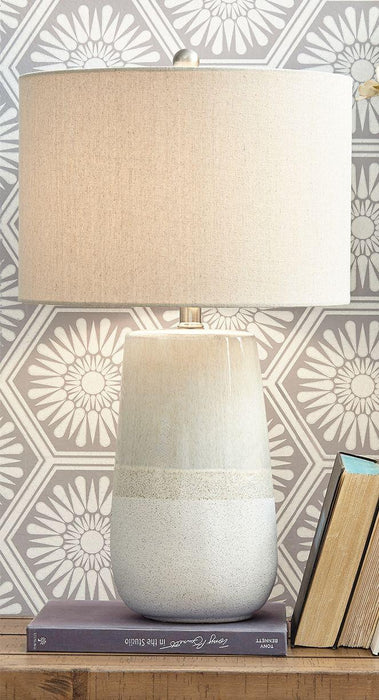 Shavon - Ceramic Table Lamp (1/cn)