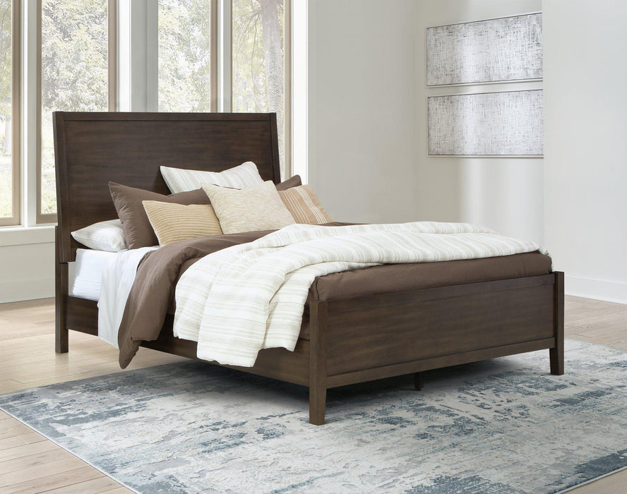 Wittland Panel Bed