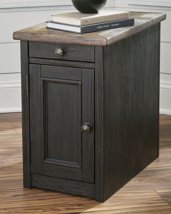 Tyler Creek - Chair Side End Table