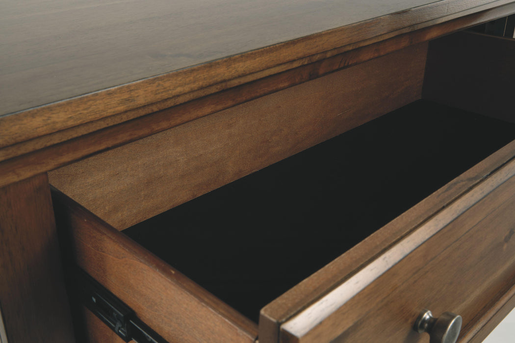 Flynnter - Five Drawer Chest