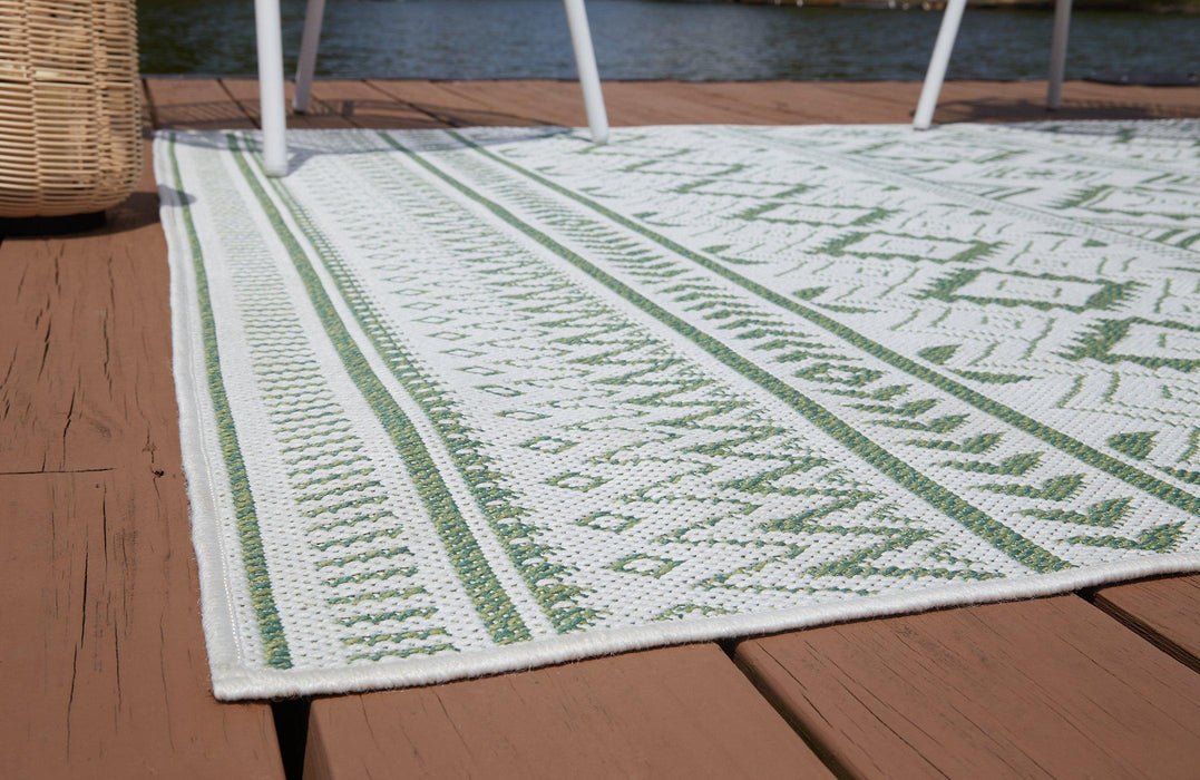 Kierick Green/Cream 5'3" x 7' Rug